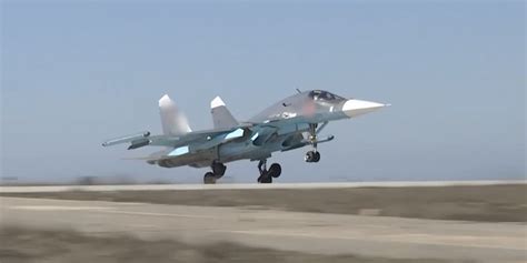 俄国防部：俄军在哈尔科夫地区击落1架乌克兰苏25战机_凤凰网