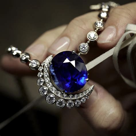 『珠宝』Chanel 发布 Allure Céleste 高级珠宝项链：致敬品牌历史经典 | iDaily Jewelry · 每日珠宝杂志