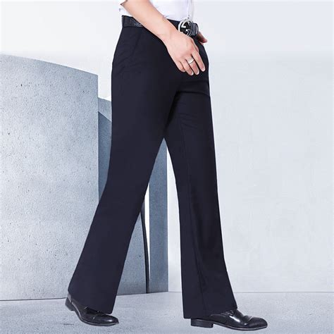 Spanx这款喇叭裤以舒适的弹力牛仔布制成_[标签:标题1]