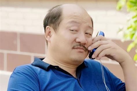 谢广坤扮演者唐鉴军回应胖成和珅:你才胖成和珅了_手机新浪网