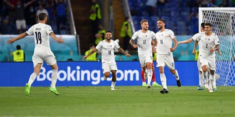 欧洲杯揭幕战-因莫比莱传射 意大利3-0完胜土耳其_手机新浪网
