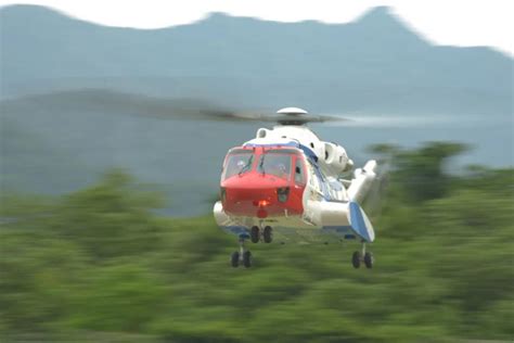 国产13吨级大型民用直升机 “吉祥鸟”AC313A首飞成功_凤凰网