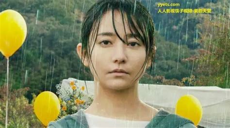 《塑料般的微笑》海报与COS图公布 百田夏菜子主演