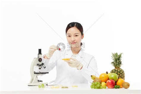 女营养师做食品营养检测高清图片下载-正版图片501767214-摄图网