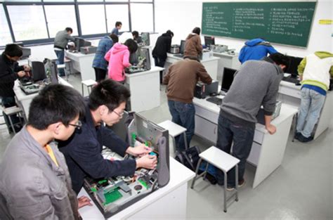 40-503 计算机辅助工程实验室简介