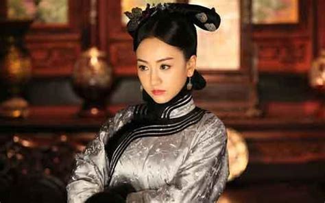 皇太极的庶妃，在后宫一生不得宠，却生下了清朝最有名的公主