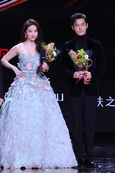 胡歌 & 刘亦菲在今晚的微博King与Queen……|刘亦菲|胡歌|微博_新浪新闻