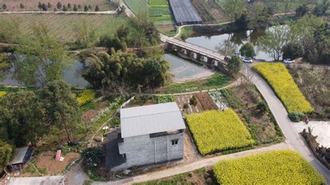 河边的农家小院高清图片下载_红动中国