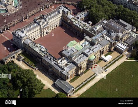 Palácio de Buckingham: 12 curiosidades que você precisa conhecer!