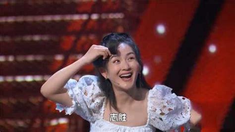 谢娜爆笑模仿徐志胜，在模仿别人上，娜姐就从来没输过_腾讯视频