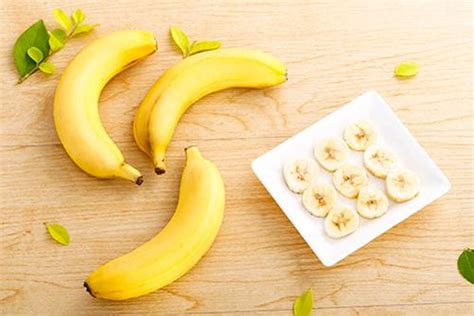 香蕉虽好，可大多数人都吃错了！这3个时间吃才是对身体好！|香蕉|空腹|肠胃_新浪新闻