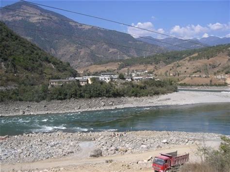 神秘的怒江，从未被开发，我国唯一不建水电站的河流