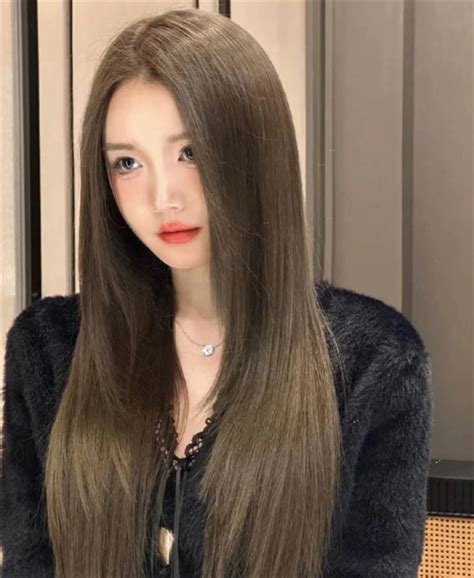 甜美女生头像棕发色系