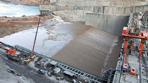 三峡水库是怎么去除淤泥的？泥沙淤积，会成为下一个三门峡吗？_发电_含沙量_问题