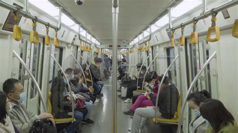 书单｜这可能是北京地铁上最受欢迎的12本书_翻书党_澎湃新闻-The Paper