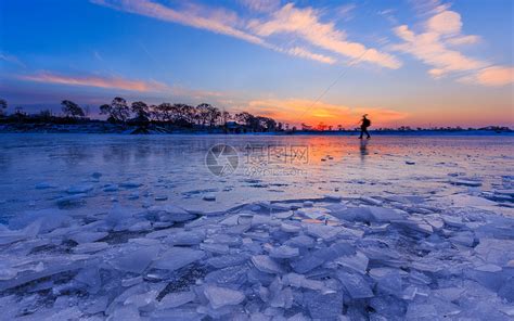 冬天美丽的吉林雾凇岛结冰的湖面高清图片下载-正版图片500717255-摄图网