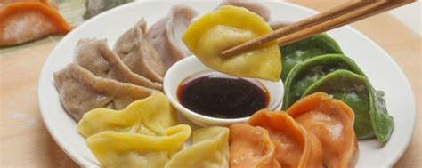 饺子最简单的包法图解_在家如何包饺子最快捷又漂亮-聚餐网
