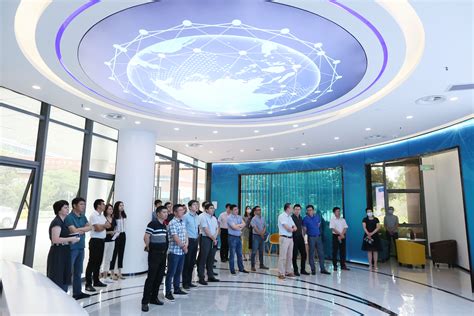 空港经济开发区代表团到访南京创研院观摩学习-中科南京移动通信与计算创新研究院