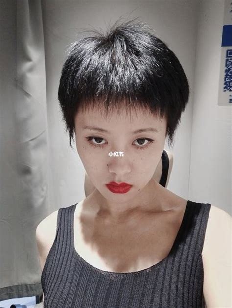 寸头女生头像真人温柔