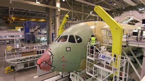 航空客运飞机制造过程，带你走进飞机制造工厂_腾讯视频