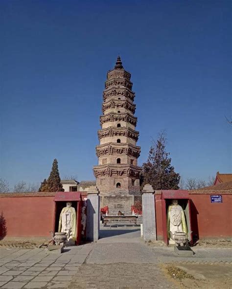 始建于东汉永平十年公元67年的南宫普彤寺塔不愧为中华第一塔