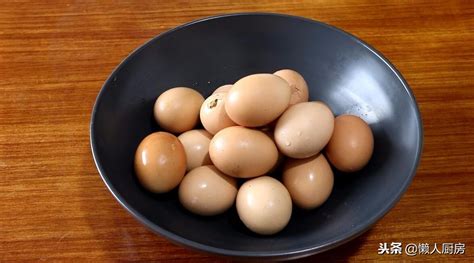 活珠子为什么比鸡蛋营养价值高？一天吃几个营养最好_9万个为什么