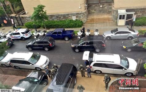 美国警方突袭委内瑞拉使馆逮捕4人