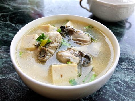 美容美白，鲜嫩可口”－海蛎子豆腐汤的做法步骤图】记得按时喝汤_下厨房