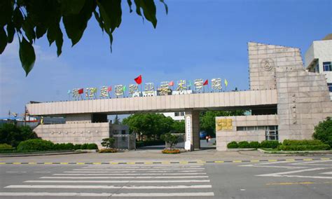 公共交通_公共服务_柳州职业技术学院