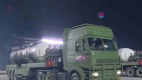 朝鲜向半岛东部海域发射两枚弹道导弹_凤凰网视频_凤凰网