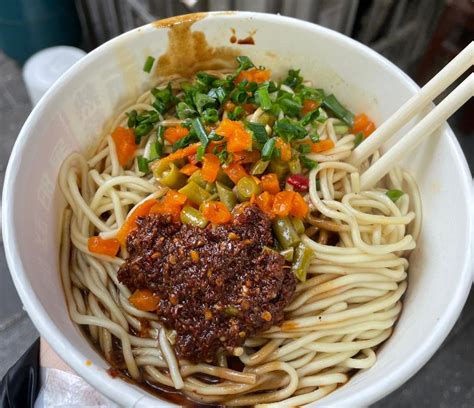 湖南最出名的12道名菜，香辣可口，又鲜又嫩，自己在家也能轻松做 - 知乎