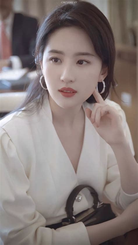 刘亦菲圣玛田服饰图片