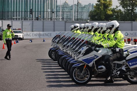 交警总队机动支队开展摩托车驾驶技能比武大赛
