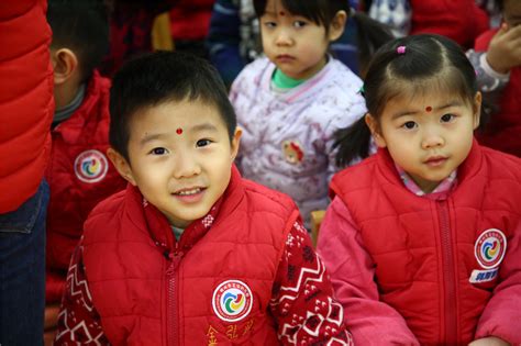 【欢乐新年】萌娃庆元旦，精彩纷呈快乐多-郑州市实验幼儿园