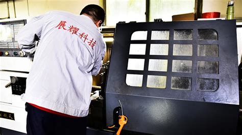 喷漆机器手臂 - 喷漆房恒温恒湿空调 - 产品展示 - 上海群华涂装成套设备制造有限公司