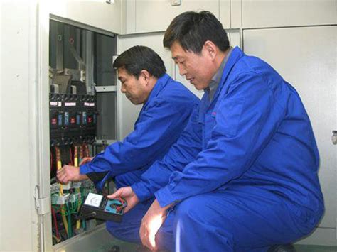惠州发电机维修服务现场_东莞市怡远机电设备有限公司