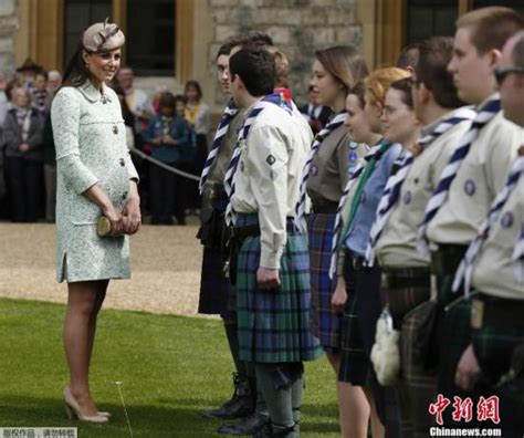 英国王室：凯特王妃安全产子 婴儿重3.8公斤_凤凰网