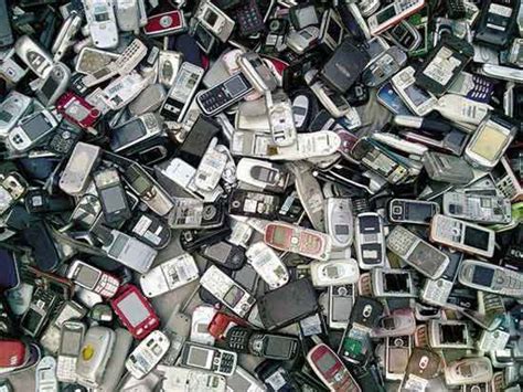 中国换智能手机8-12个月 近8000万部废旧手机-硬蛋网