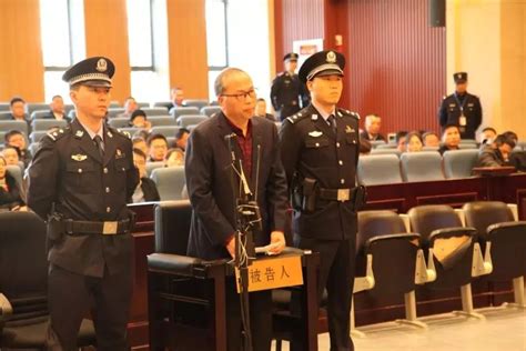广东一校长被判贪污罪后继续任职8年，两次通过市教育局校长考核_新浪新闻