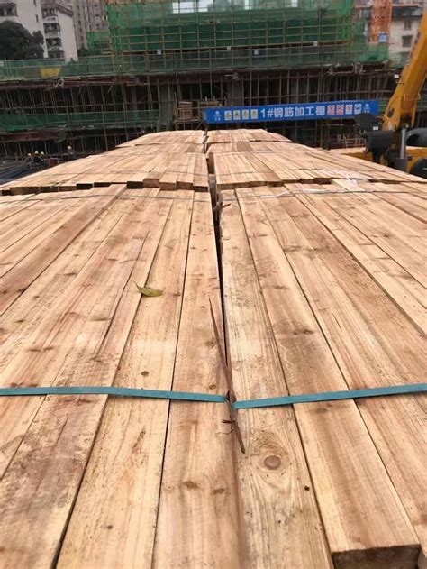 聊城建筑木方 工地木方 4米模板木方批发_木板材_第一枪