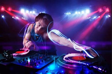 DJ主要是做什么呢，需要什么知识和技术?DJ百科-DJ教程-可可DJ音乐网