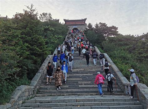 夜爬泰山最佳时间安排_旅泊网