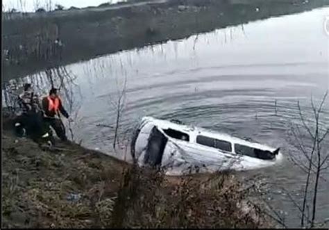 湖北鄂州坠湖客车致18死 事故车属于超载_手机新浪网