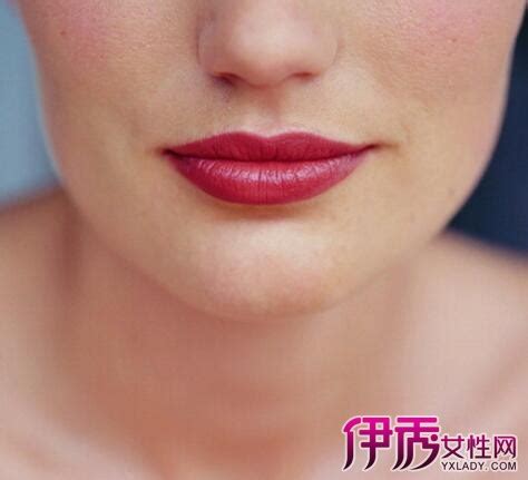 【嘴唇发紫红是什么原因】【图】嘴唇发紫红是什么原因 7大措施让你拥有健康唇色(3)_伊秀健康|yxlady.com