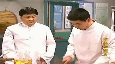 《炊事班的故事》有两位国家一级演员，闫妮姚晨曾在剧中跑龙套！