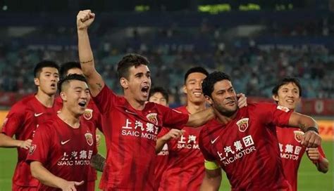足球——足协杯：上海上港对阵重庆当代_比赛