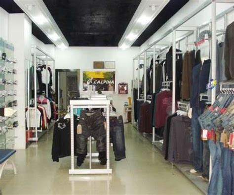 1992工装服装店|空间|室内设计|设计师小玉 - 原创作品 - 站酷 (ZCOOL)