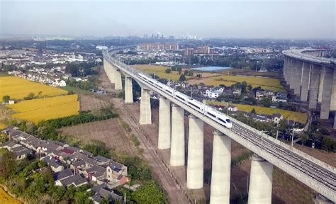 连镇高铁明天上午正式开通，上海至扬州东最快1小时51分，明春的“烟花三月下扬州”约起 - 周到