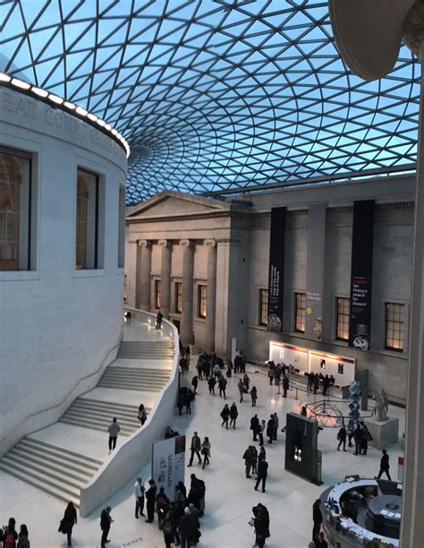 历史上的今天1月15日_1759年位于英国伦敦布卢姆茨伯里的大英博物馆正式开放，后来成为世界最大的博物馆之一。