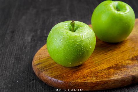 新鲜的青苹果图片-成熟的新鲜青苹果素材-高清图片-摄影照片-寻图免费打包下载
